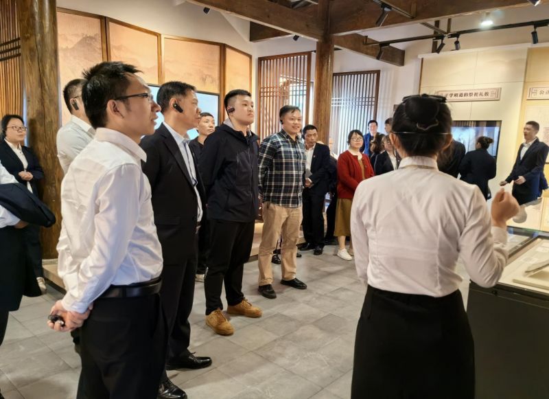 赫山城投黨支部開(kāi)展“以學(xué)鑄魂、以學(xué)增智、 以學(xué)正風(fēng)、以學(xué)促干”主題黨日活動(dòng)